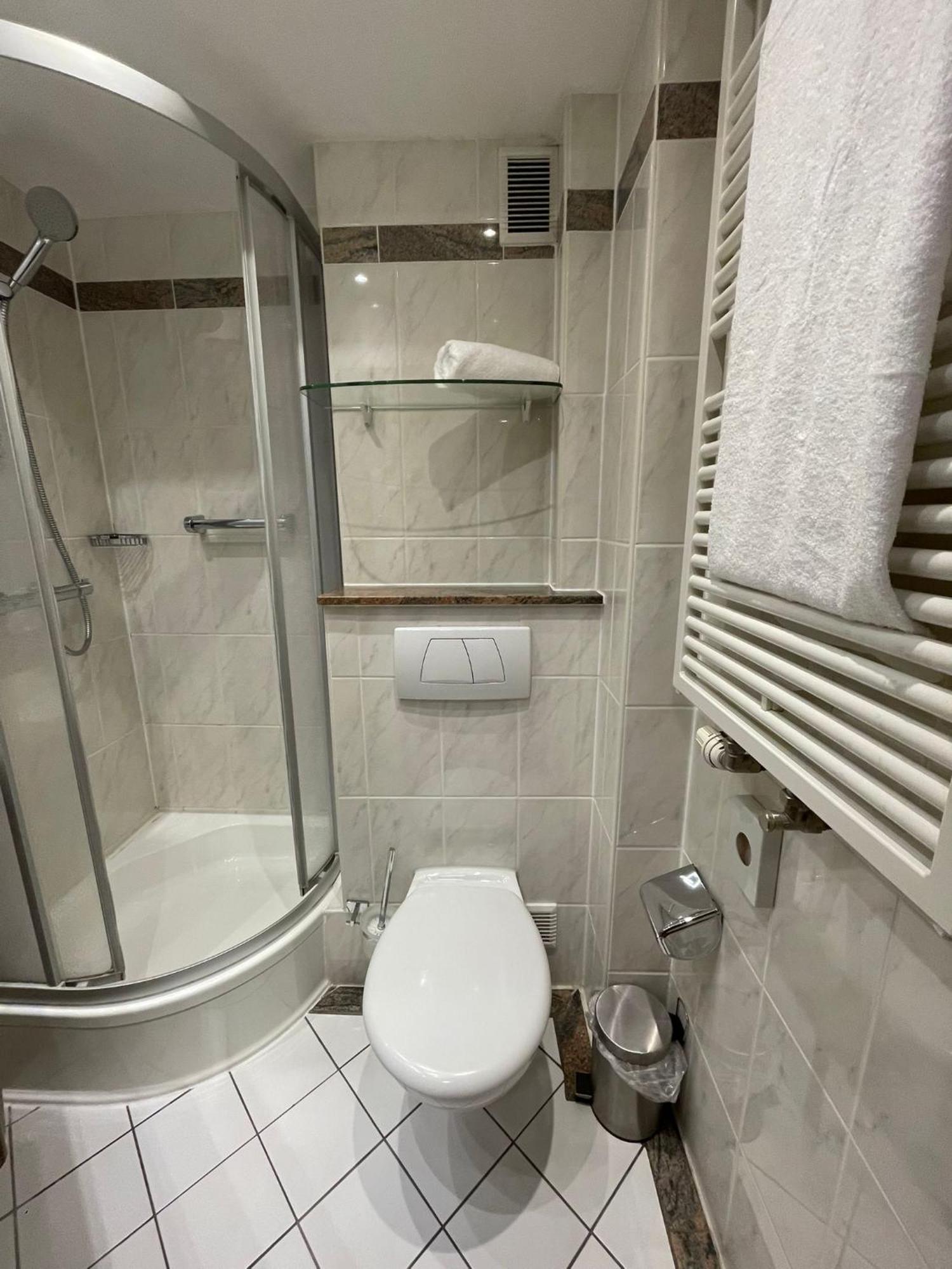 Sun Hotel Эссен Экстерьер фото