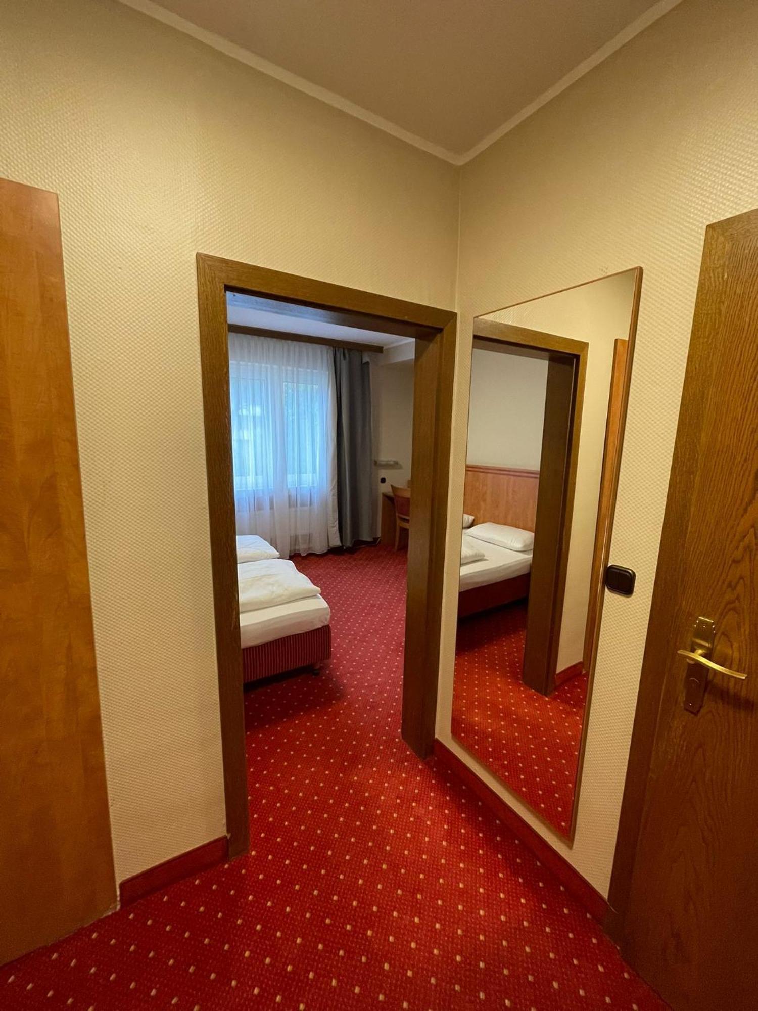 Sun Hotel Эссен Экстерьер фото