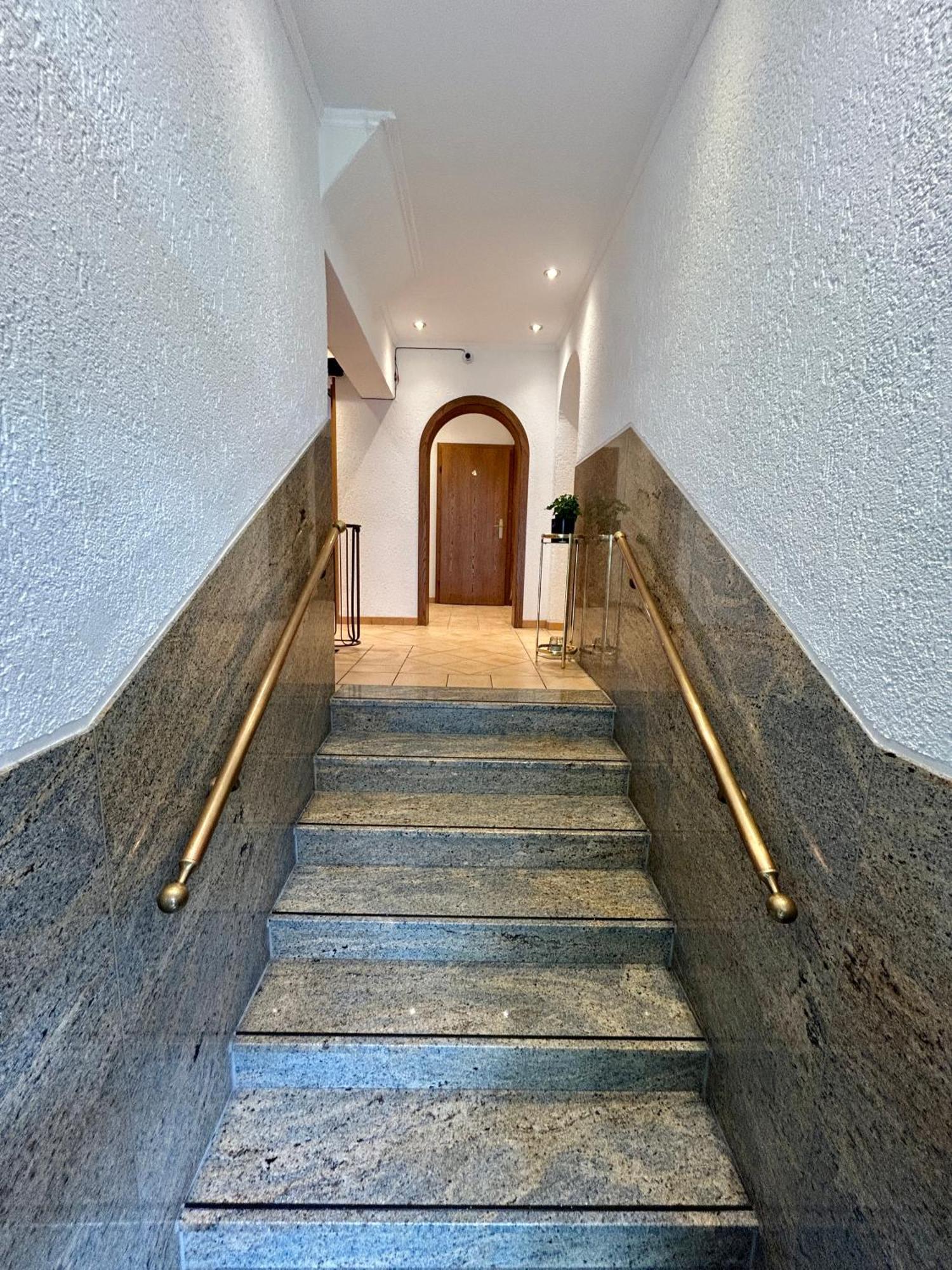 Sun Hotel Эссен Экстерьер фото